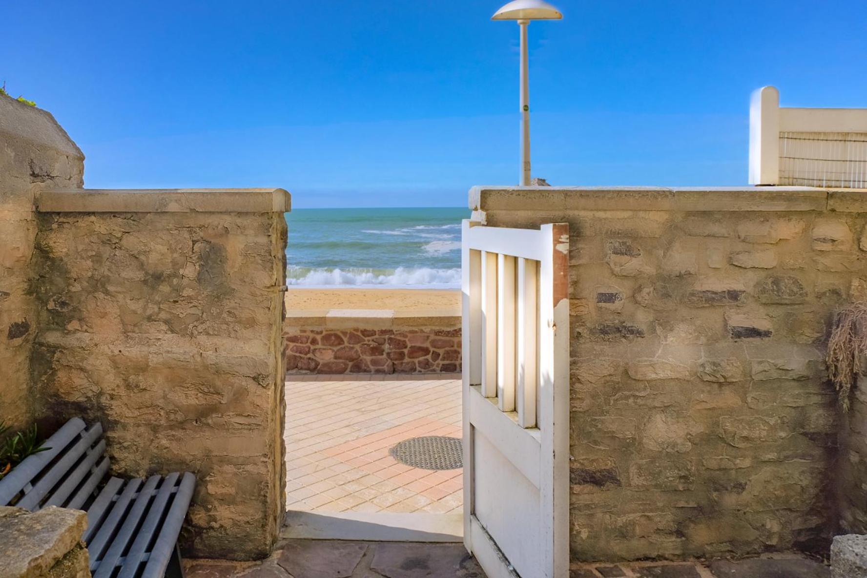 Magnifique Appartement Avec Terrasse, Parking Et Vue Sur L'Ocean Pour 5 Biarritz Bagian luar foto